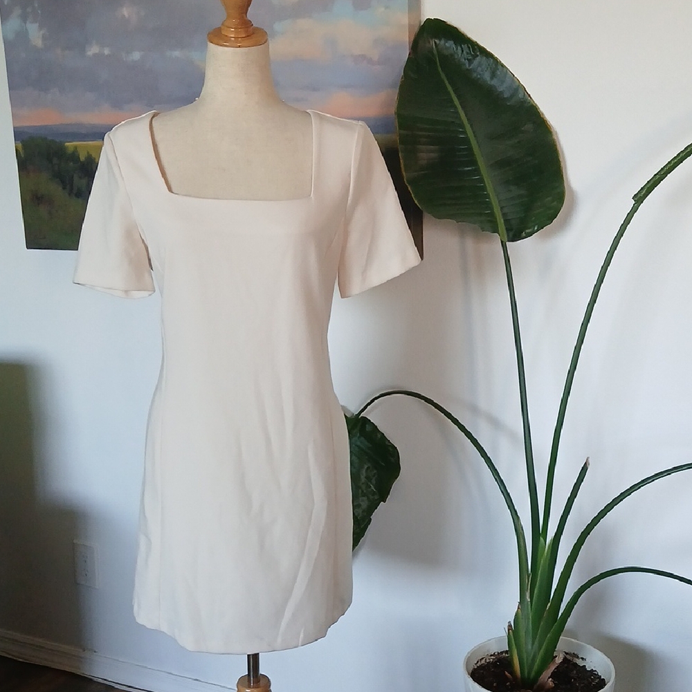 Wayf Cream Short Sleeve Square Neck Shift Dress